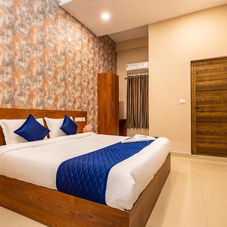 Hotel Yaad Residency Kochi Exterior foto
