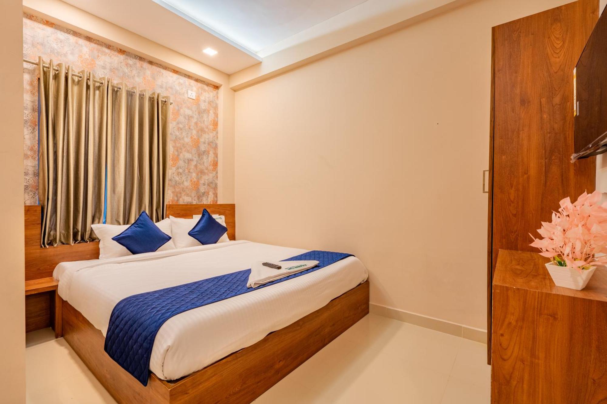 Hotel Yaad Residency Kochi Exterior foto